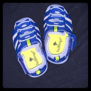 Bullfrog Sz2 Baby Jump Sneakers